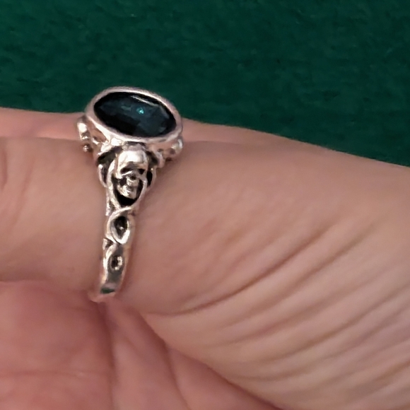 Pirates Of The Caribbean Ring Captain Jack Sparrow Finches Skull Green Crystal 9 - Picture 9 of 13